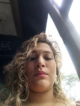 Sara smiiith211 online show from March 15, 2025, 4:54 pm