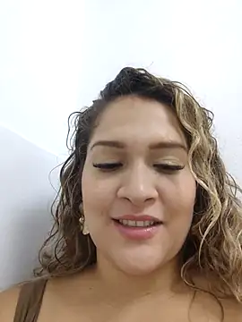 Sara smiiith211 online show from March 16, 2025, 3:47 am