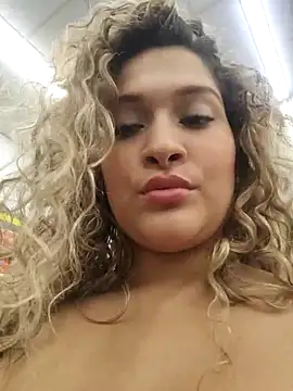 Sara smiiith211 online show from March 16, 2025, 7:27 pm