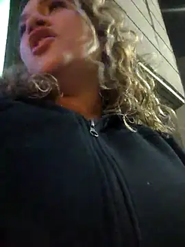 Sara smiiith211 online show from March 21, 2025, 3:44 am