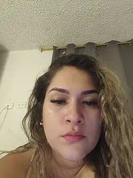 Snapshot of Sara_smiiith211 chatting on June 17, 2026, 10:54 pm Sara smiiith211 online show from June 17, 2026, 10:54 pm