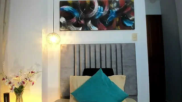 Emilywatsonn online show from October 15, 2025, 12:33 am