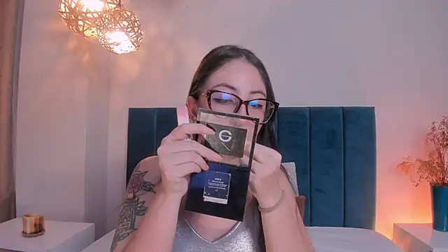 Emilywatsonn online show from June 17, 2026, 1:30 am