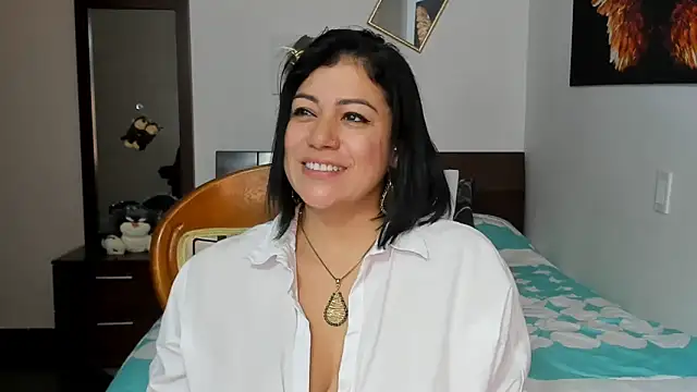 EmilyPeytonn online show from February 8, 2025, 6:44 pm