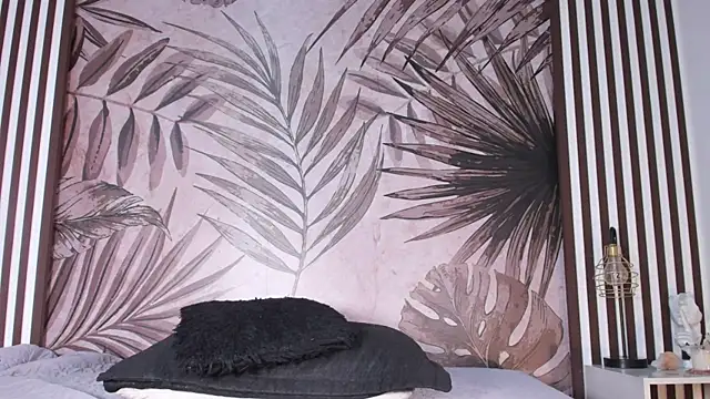 Samaantha-White online show from March 13, 2025, 11:30 am