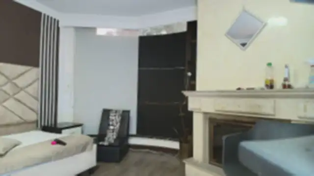 Snapshot of Ambarross chatting on December 11, 2024, 10:16 pm Ambarross online show from December 11, 2024, 10:16 pm