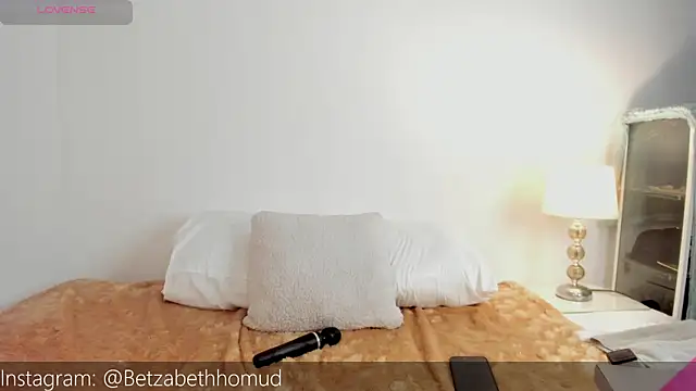 Snapshot of BetzabethHomud0 chatting on February 22, 2026, 5:19 am BetzabethHomud0 online show from February 22, 2026, 5:19 am