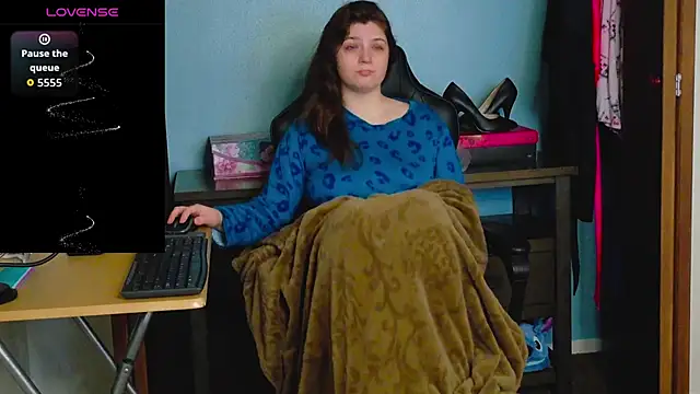 TreeJeanne online show from November 22, 2025, 3:38 am