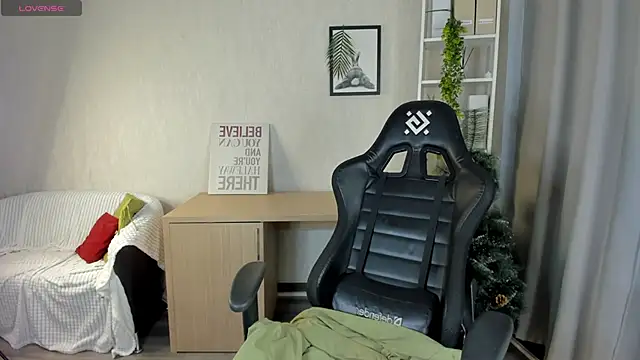 Stacy Luv online show from December 14, 2025, 9:03 am