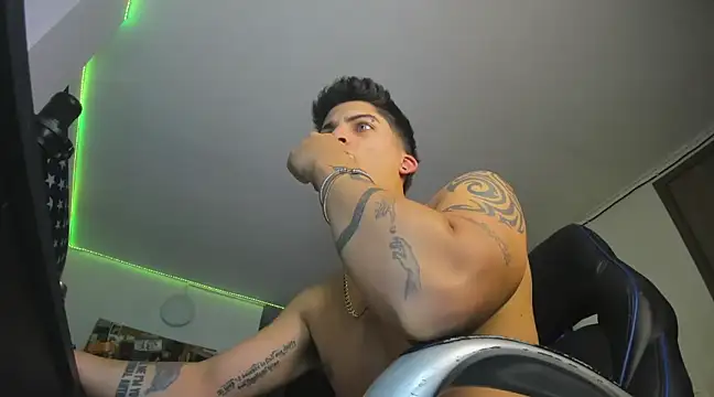 charlie hotxxx online show from February 13, 2025, 3:50 am