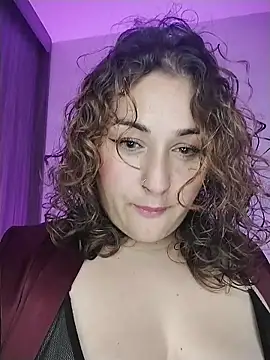 saara queen  online show from November 2, 2025, 5:10 am