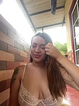 Snapshot of Starfire_xx chatting on February 14, 2025, 3:58 pm Starfire xx online show from February 14, 2025, 3:58 pm