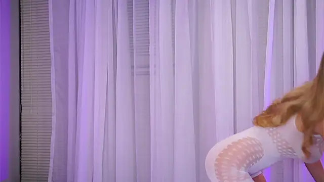 Snapshot of NicoleSarahX chatting on December 8, 2024, 7:11 pm NicoleSarahX online show from December 8, 2024, 7:11 pm