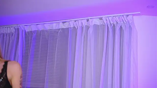 Snapshot of NicoleSarahX chatting on December 22, 2024, 11:09 pm NicoleSarahX online show from December 22, 2024, 11:09 pm