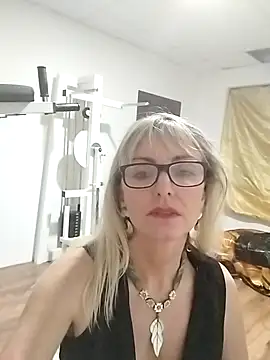 Snapshot of Tinuus chatting on March 17, 2025, 2:52 am Tinuus online show from March 17, 2025, 2:52 am