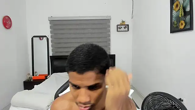 Snapshot of corzoethan chatting on December 21, 2025, 10:50 pm corzoethan online show from December 21, 2025, 10:50 pm