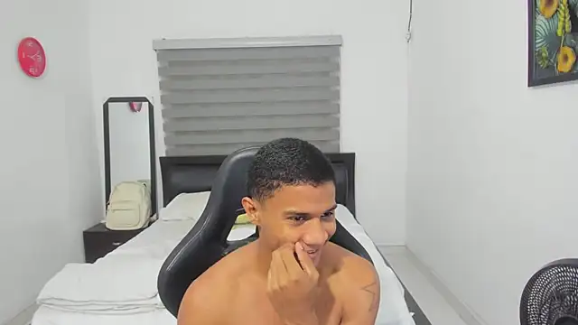 Snapshot of corzoethan chatting on March 4, 2026, 11:11 pm corzoethan online show from March 4, 2026, 11:11 pm