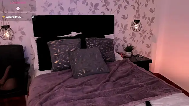 Nathaly-Lopez online show from September 30, 2025, 1:49 pm