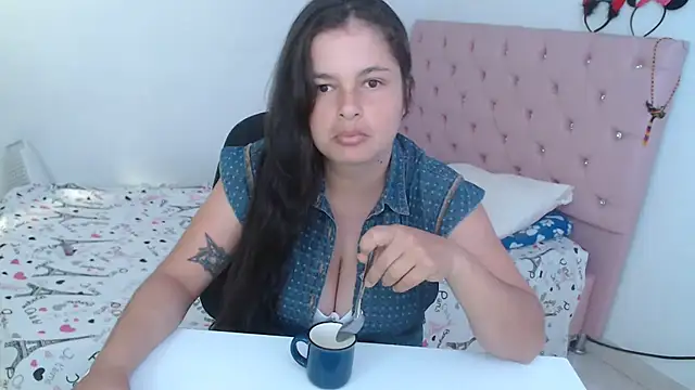 Snapshot of Aliciaheart chatting on December 20, 2024, 7:39 pm Aliciaheart online show from December 20, 2024, 7:39 pm