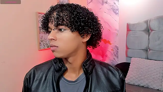 Snapshot of Noah_Smith04 chatting on January 15, 2026, 2:10 pm Noah Smith04 online show from January 15, 2026, 2:10 pm