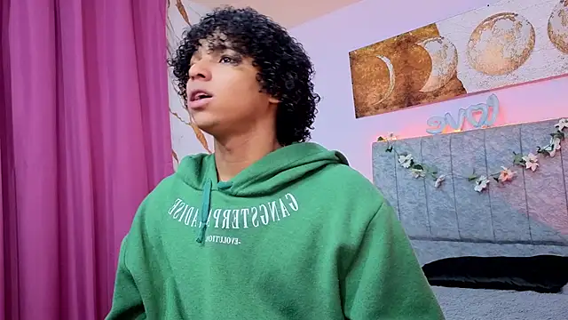 Snapshot of Noah_Smith04 chatting on March 4, 2026, 12:44 pm Noah Smith04 online show from March 4, 2026, 12:44 pm