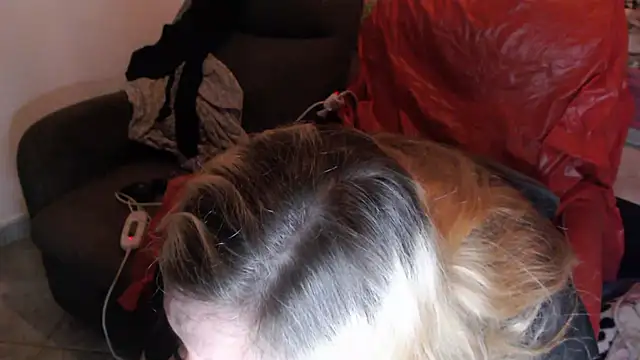 BecciDeluxe online show from February 14, 2025, 12:30 am