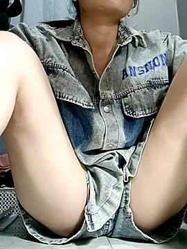 Snapshot of Blythe_69 chatting on March 13, 2025, 2:01 pm Blythe 69 online show from March 13, 2025, 2:01 pm