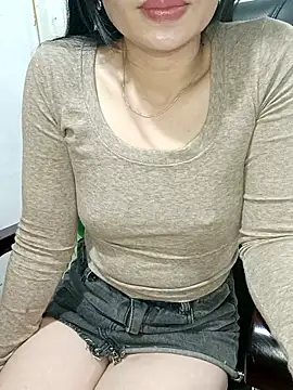 Snapshot of Blythe_69 chatting on February 21, 2026, 11:28 pm Blythe 69 online show from February 21, 2026, 11:28 pm