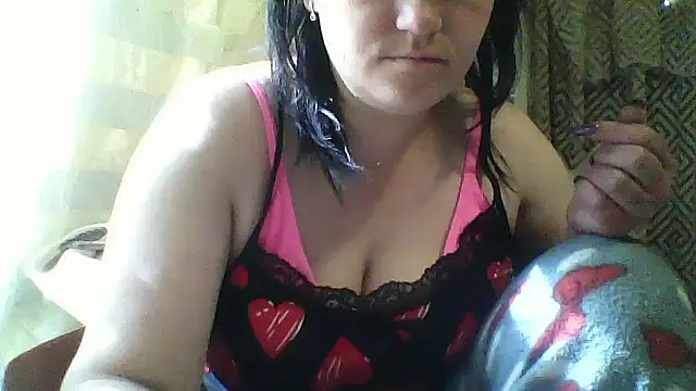 HollyLaBerry online show from May 16, 2026, 6:43 am