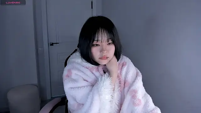 hee young11 online show from November 6, 2025, 1:28 am