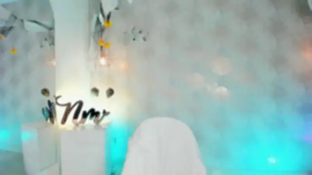 Nicolemorelli2 online show from October 30, 2025, 1:23 pm