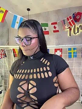 Nicolemorelli2 online show from July 8, 2026, 4:11 pm