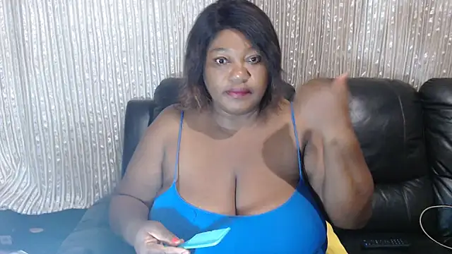 Snapshot of MATUREBUSSTY chatting on January 20, 2025, 1:18 am MATUREBUSSTY online show from January 20, 2025, 1:18 am