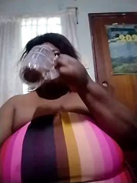 MATUREBUSSTY online show from October 30, 2025, 4:30 pm