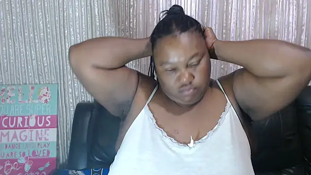 MATUREBUSSTY online show from December 2, 2025, 3:01 am