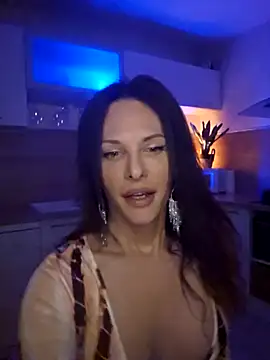 Snapshot of Luna_Kitanna chatting on December 4, 2024, 9:13 pm Luna Kitanna online show from December 4, 2024, 9:13 pm