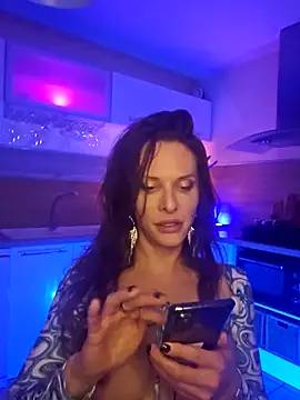 Snapshot of Luna_Kitanna chatting on December 8, 2024, 10:14 pm Luna Kitanna online show from December 8, 2024, 10:14 pm