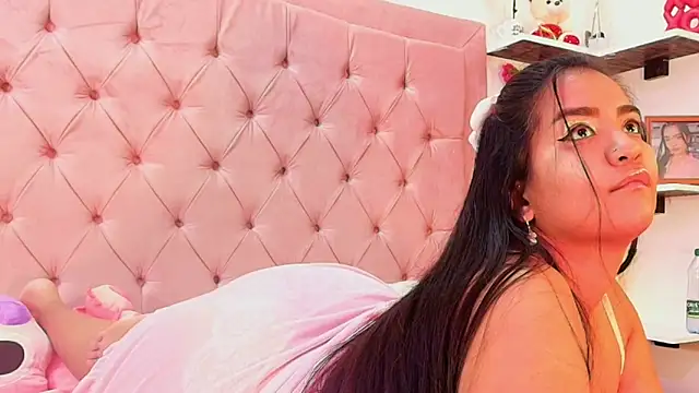 hannnasmith online show from February 11, 2026, 3:33 am