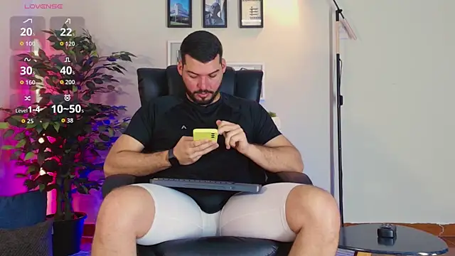 HenryBenso online show from October 5, 2025, 4:38 pm