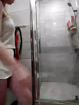 Snapshot of RubyAttwood chatting on March 21, 2025, 7:35 pm RubyAttwood online show from March 21, 2025, 7:35 pm