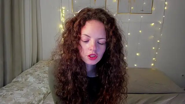 Snapshot of RubyAttwood chatting on November 6, 2025, 9:48 pm RubyAttwood online show from November 6, 2025, 9:48 pm