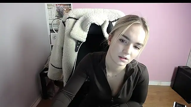viktoria lovely online show from December 2, 2025, 9:25 am