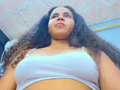 Snapshot of makena18 chatting on February 2, 2025, 1:30 pm makena18 online show from February 2, 2025, 1:30 pm