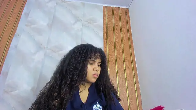 Snapshot of makena18 chatting on September 25, 2025, 1:59 pm makena18 online show from September 25, 2025, 1:59 pm