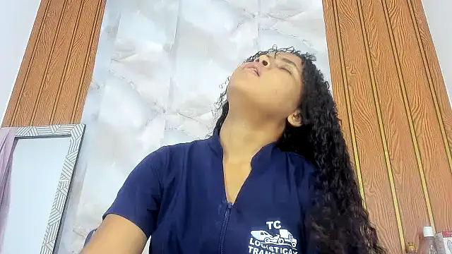 Snapshot of makena18 chatting on October 3, 2025, 1:52 pm makena18 online show from October 3, 2025, 1:52 pm