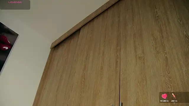 aidaadams online show from September 18, 2025, 10:17 am