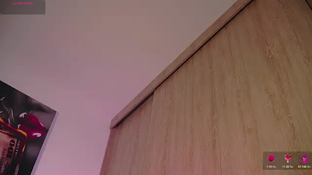 aidaadams online show from October 15, 2025, 11:21 am