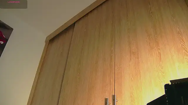 aidaadams online show from October 22, 2025, 11:32 am