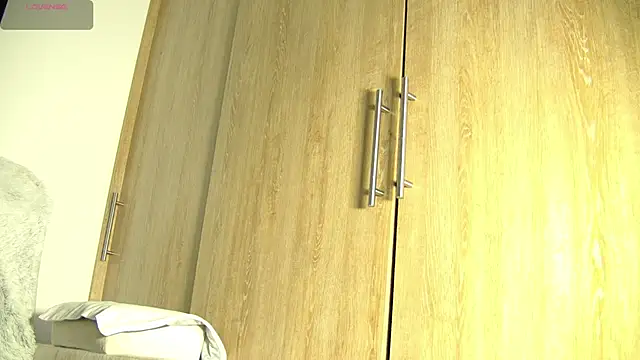 aidaadams online show from November 20, 2025, 11:21 am