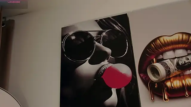 aidaadams online show from December 3, 2025, 11:19 am